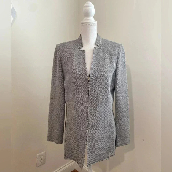 St. John Collection Evening Tweed Pattern Blazer Zip Front Cardigan Size 12 - Picture 8 of 8